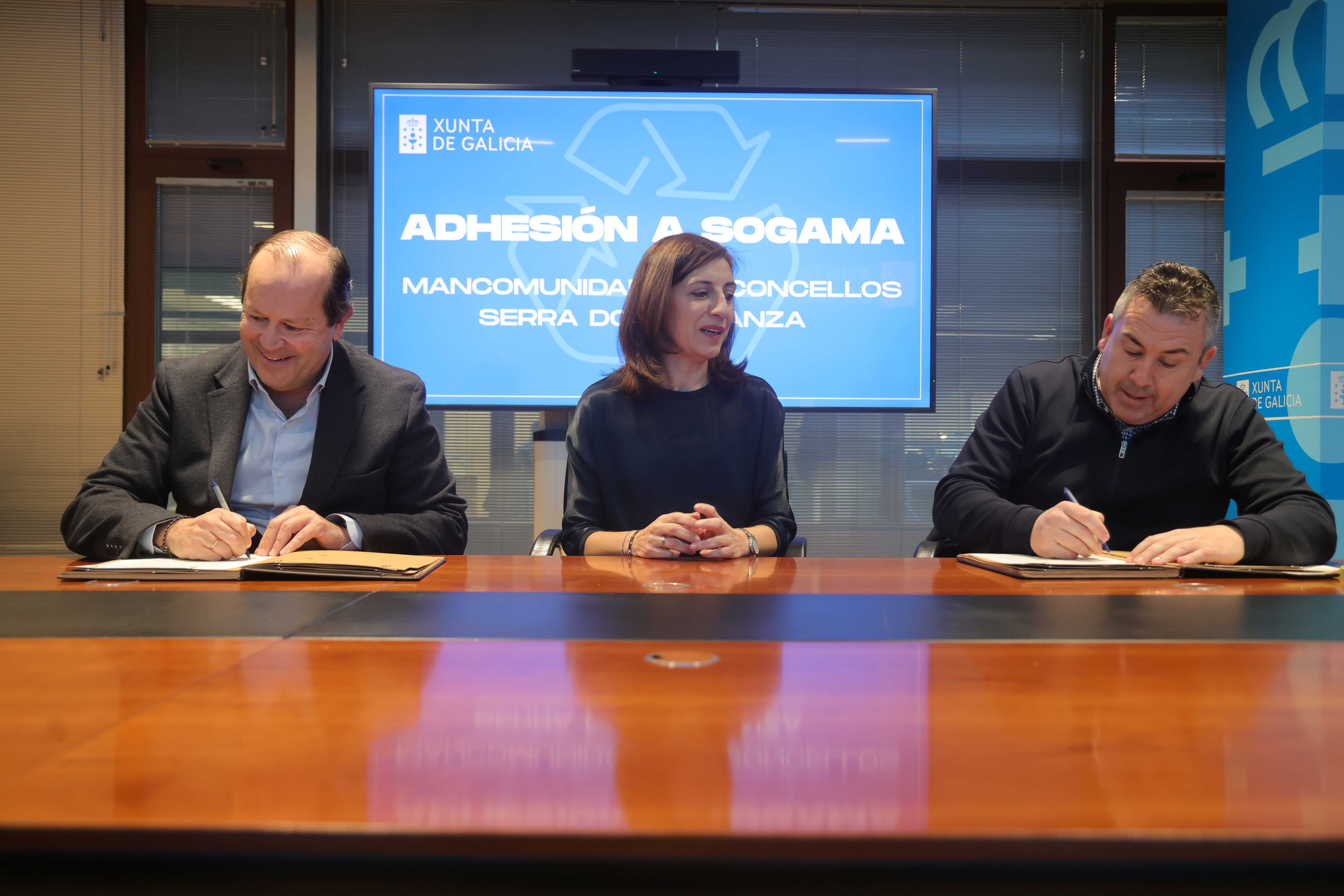 Momento de la firma del acuerdo