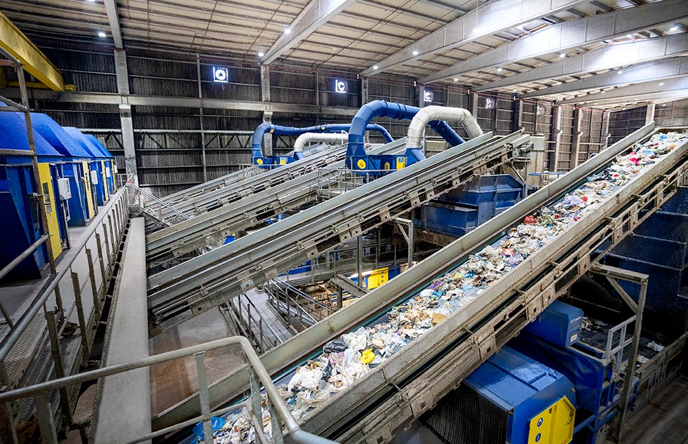Planta de Clasificación de Materiales contenidos en la bolsa negra
