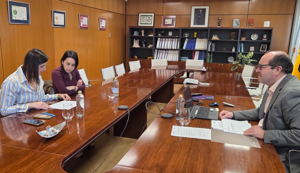 Reunión entre el presidente de Sogama y la presidenta de la Mancomunidad del Morrazo