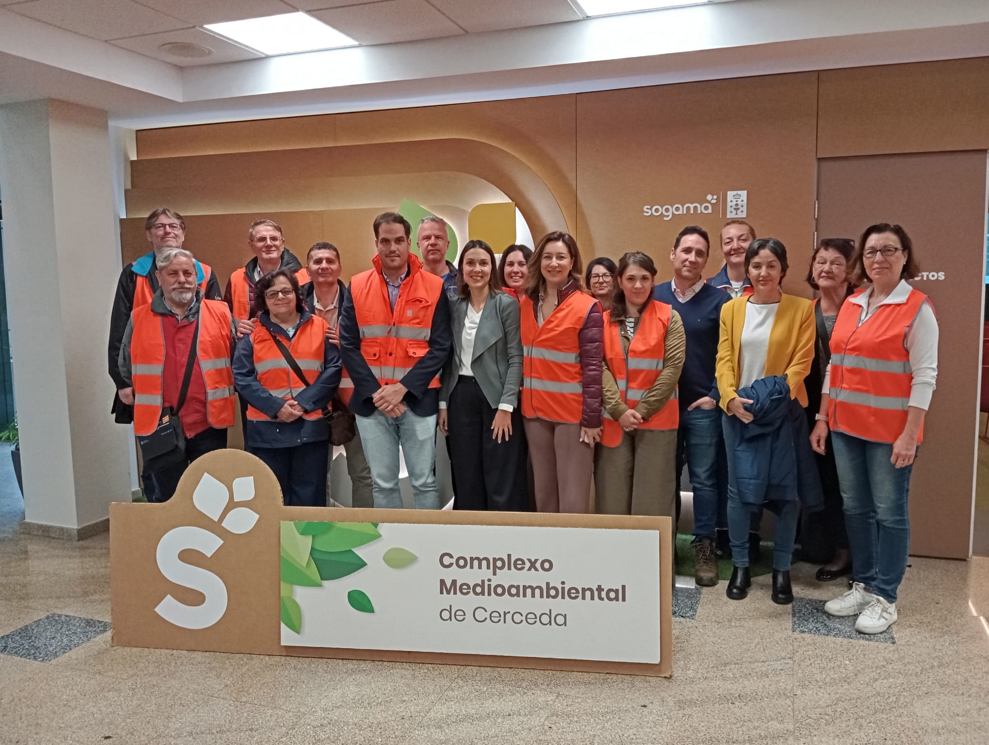 Foto grupo en sede Sogama