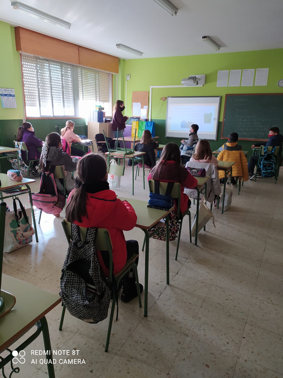 El contenedor amarillo, el que genera más dudas entre la comunidad educativa El contenedor amarillo, el que genera más dudas entre la comunidad educativa