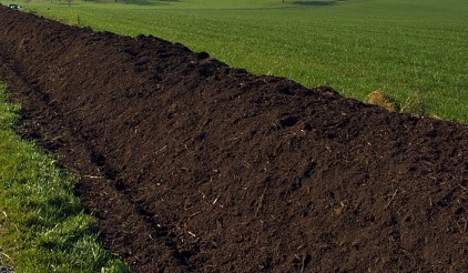 El concello de Outes implanta el compostaje doméstico y el de Trazo lo amplía a nuevas viviendas El concello de Outes implanta el compostaje doméstico y el de Trazo lo amplía a nuevas viviendas