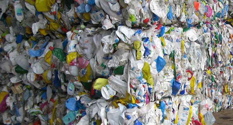 La Unión Europea quiere impulsar el reciclaje de plástico