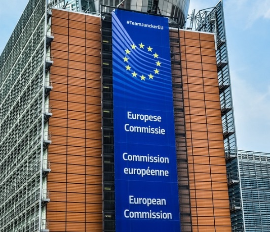 La Comisión Europea recibe el premio Economía Circular 2019 de manos del Foro Económico Mundial La Comisión Europea recibe el premio Economía Circular 2019 de manos del Foro Económico Mundial
