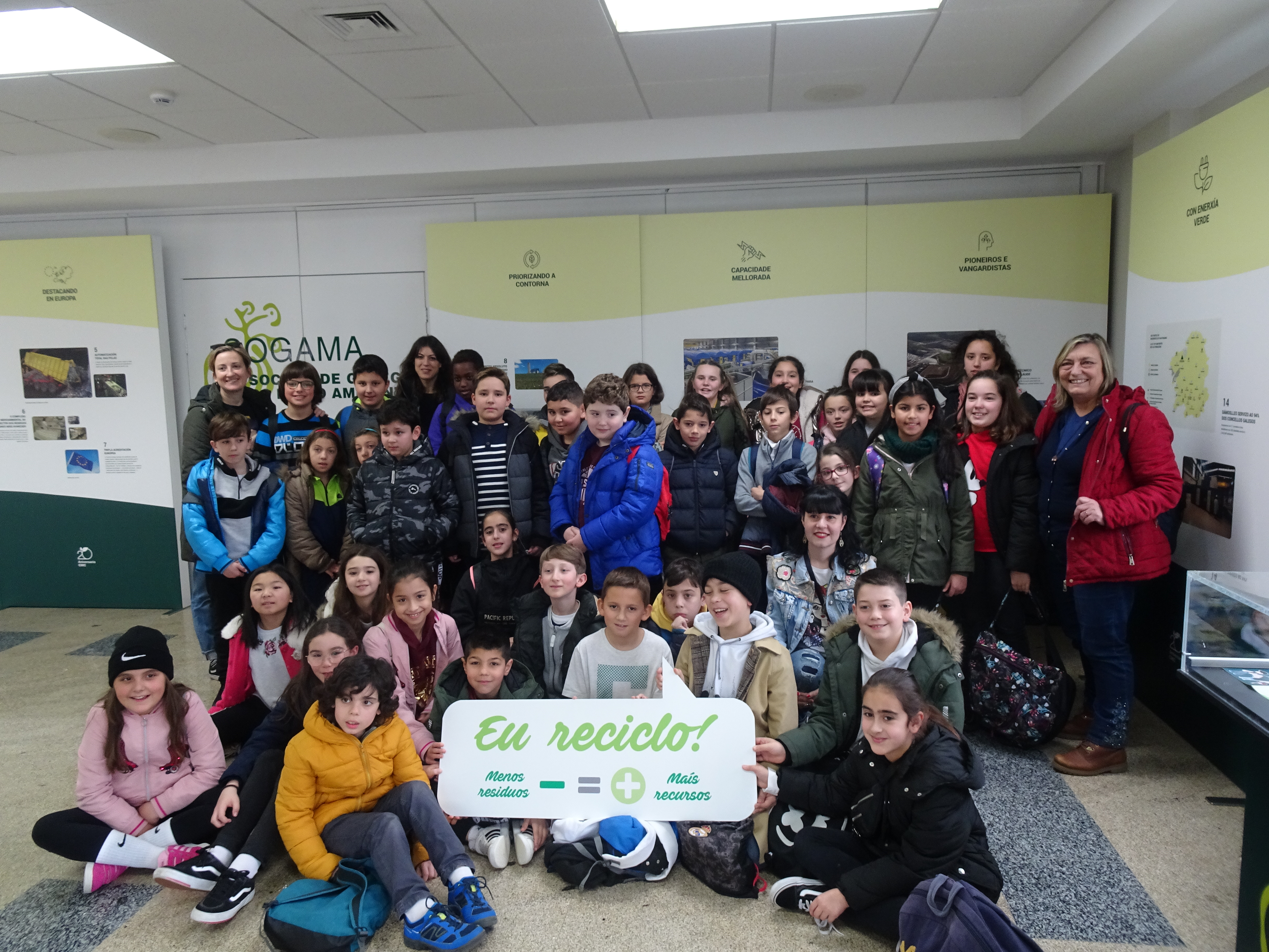 Escolares del CEIP Ribadavia refuerzan en el Complejo de Sogama sus conocimientos sobre reciclaje