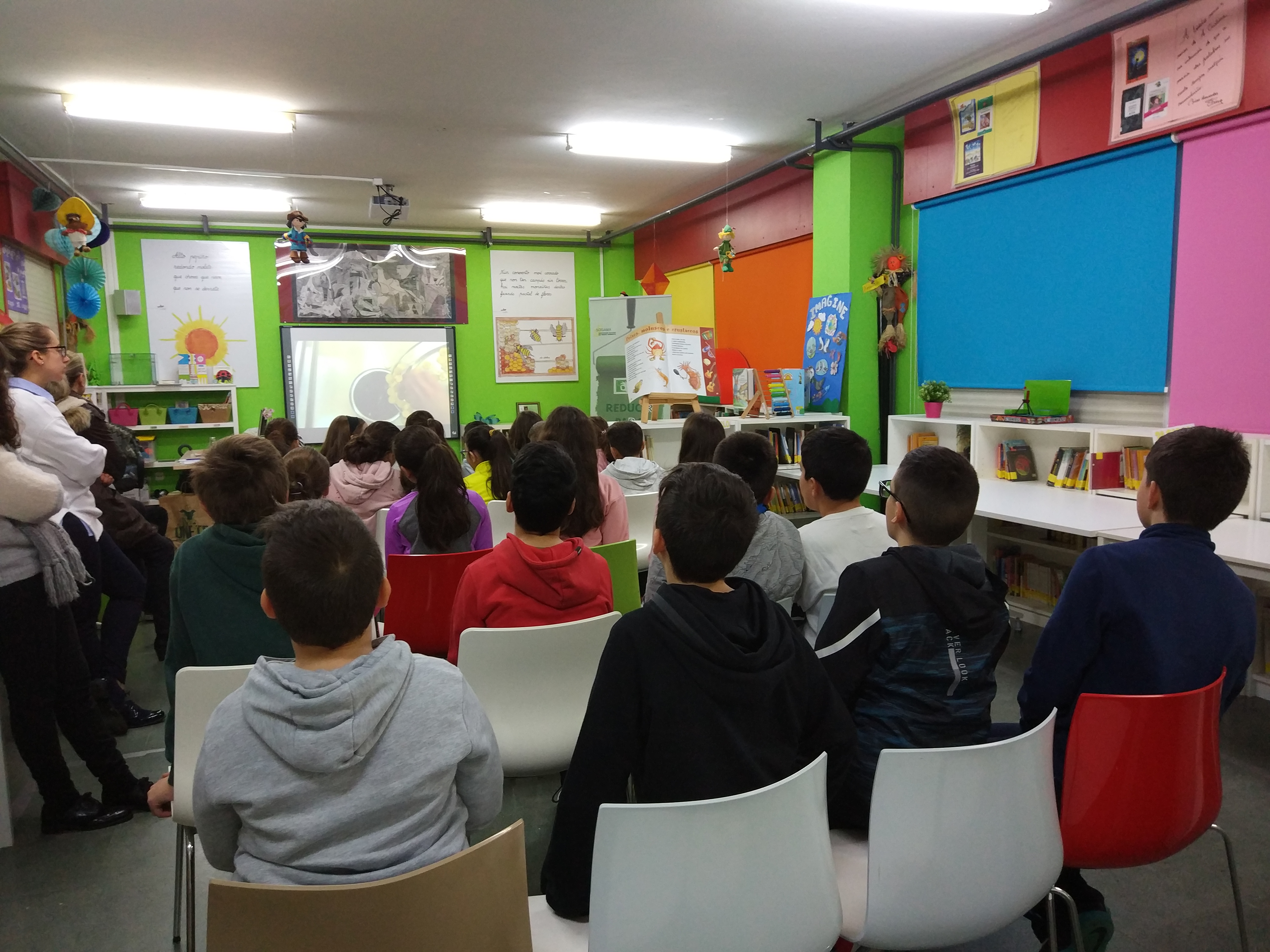 El alumnado del CPR Valle Inclán de Ferrol se instruye en el reciclaje de la mano de Sogama El alumnado del CPR Valle Inclán de Ferrol se instruye en el reciclaje de la mano de Sogama