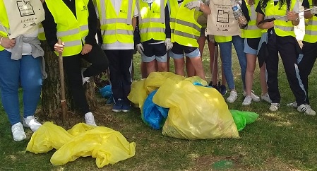 Cerca de 13.000 voluntarios se han sumado a la campaña de Libera 1m2 por la Naturaleza Cerca de 13.000 voluntarios se han sumado a la campaña de Libera 1m2 por la Naturaleza