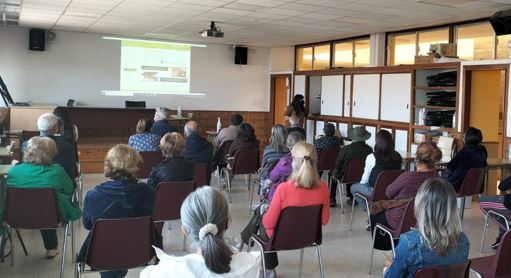Vecinos de Foz son instruidos por Sogama en el compostaje doméstico