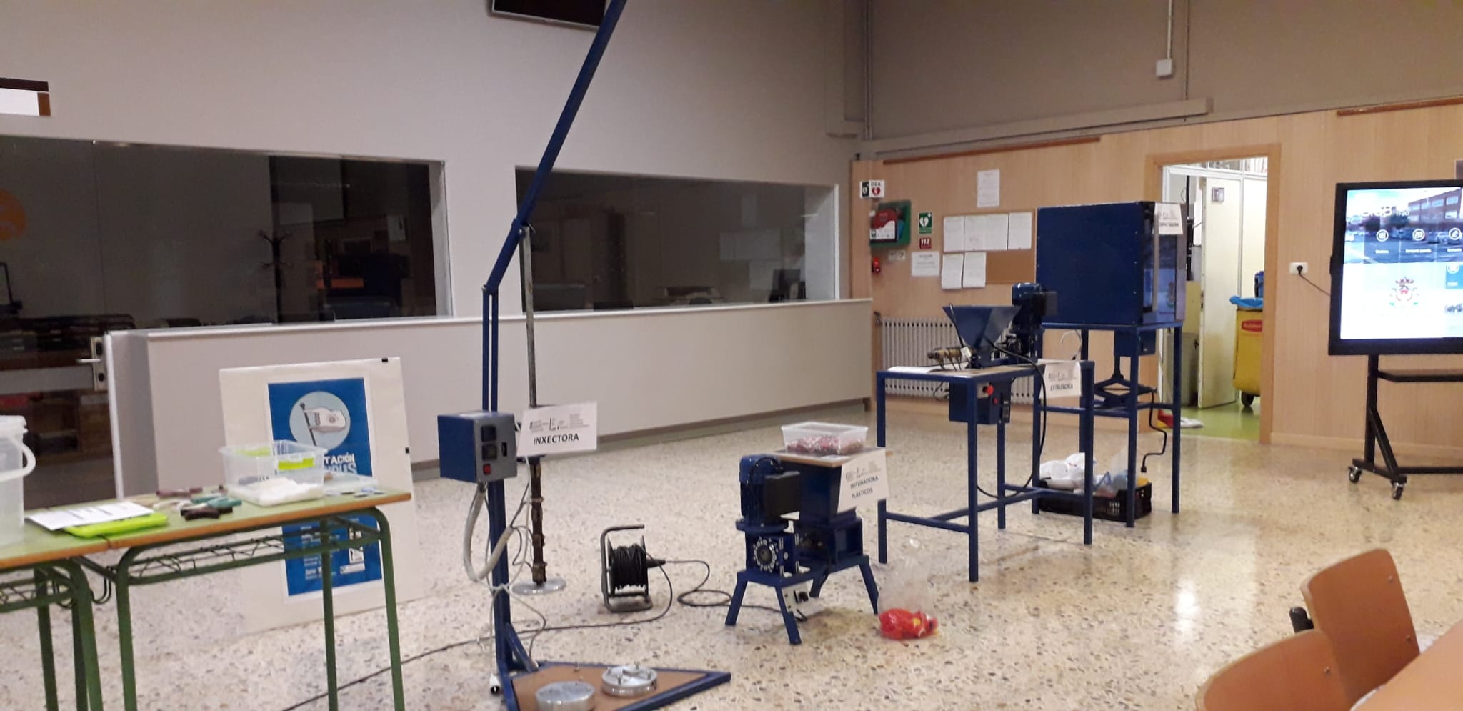 El IES "Illa de Sarón" impulsa el autorreciclaje a través de cuatro innovadoras máquinas El IES "Illa de Sarón" impulsa el autorreciclaje a través de cuatro innovadoras máquinas