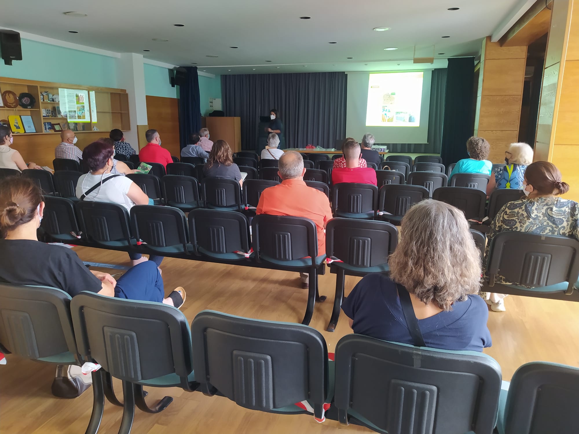 Sogama imparte en Cortegada dos cursos de formación sobre compostaje doméstico