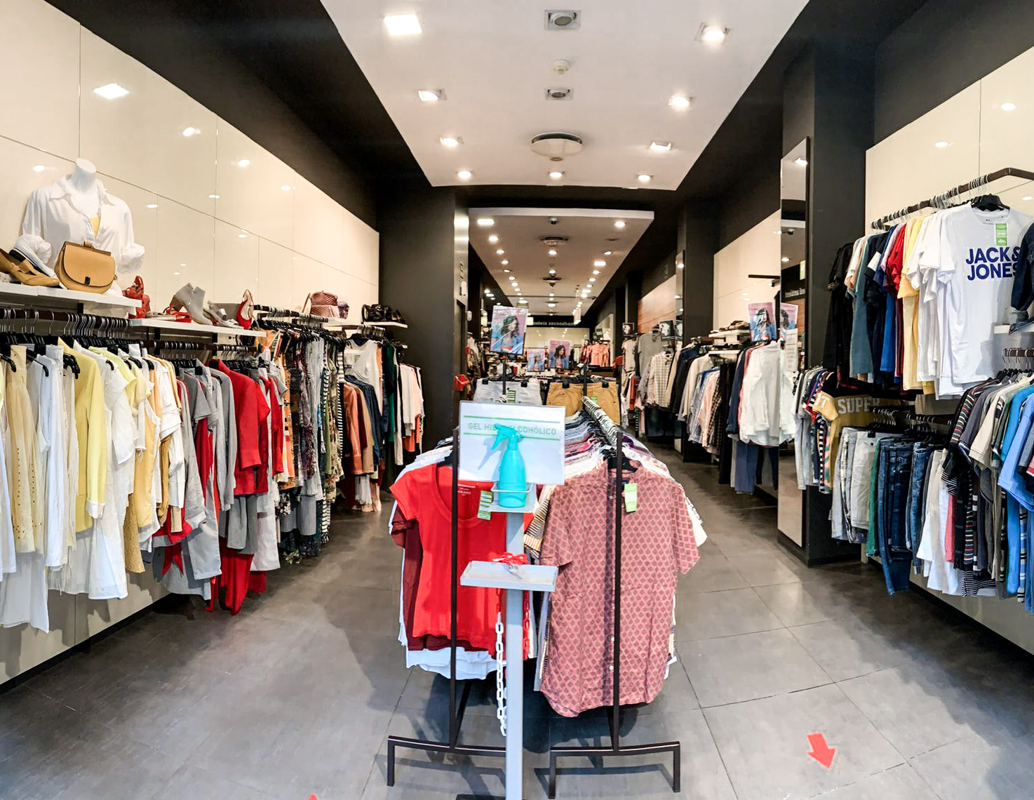 La compra de ropa de segunda mano aumenta el 38% en España en los últimos años La compra de ropa de segunda mano aumenta el 38% en España en los últimos años