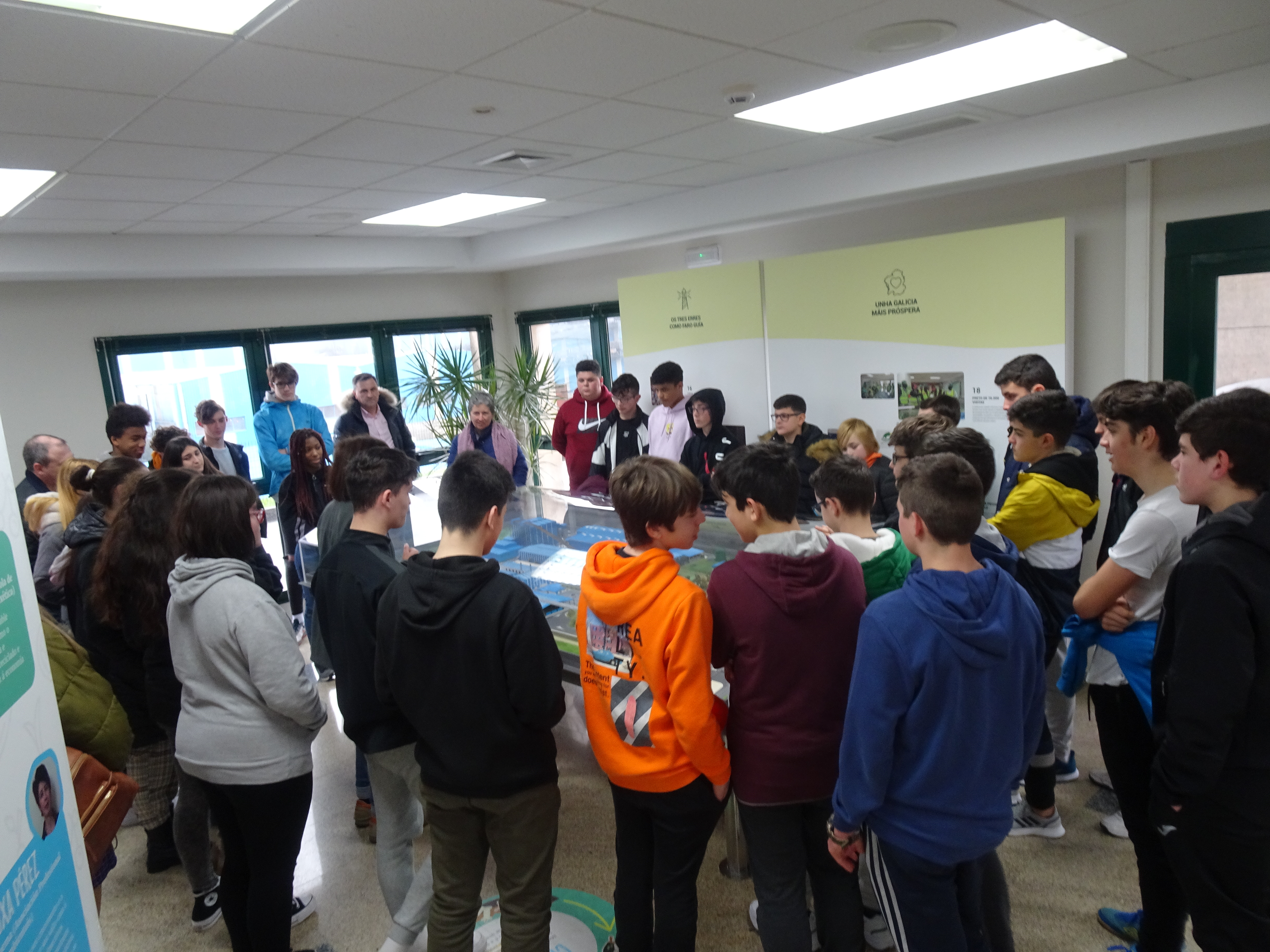 Estudiantes lucenses del CEP As Gándaras y del IES Marqués de Sargadelos, de visita a Sogama