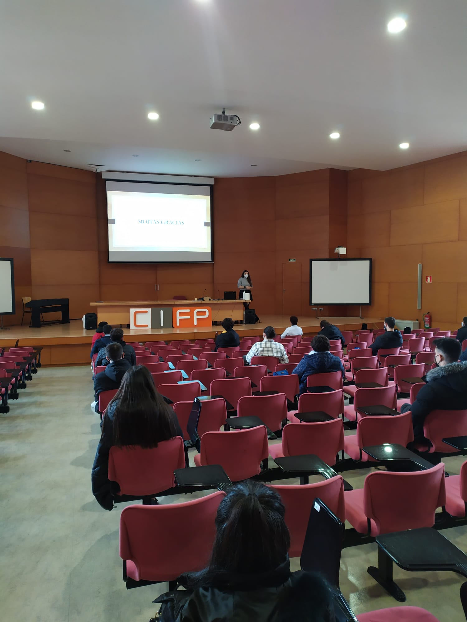 Técnicos de Sogama imparten una sesión formativa en el CIFP Politécnico de Santiago de Compostela Técnicos de Sogama imparten una sesión formativa en el CIFP Politécnico de Santiago de Compostela