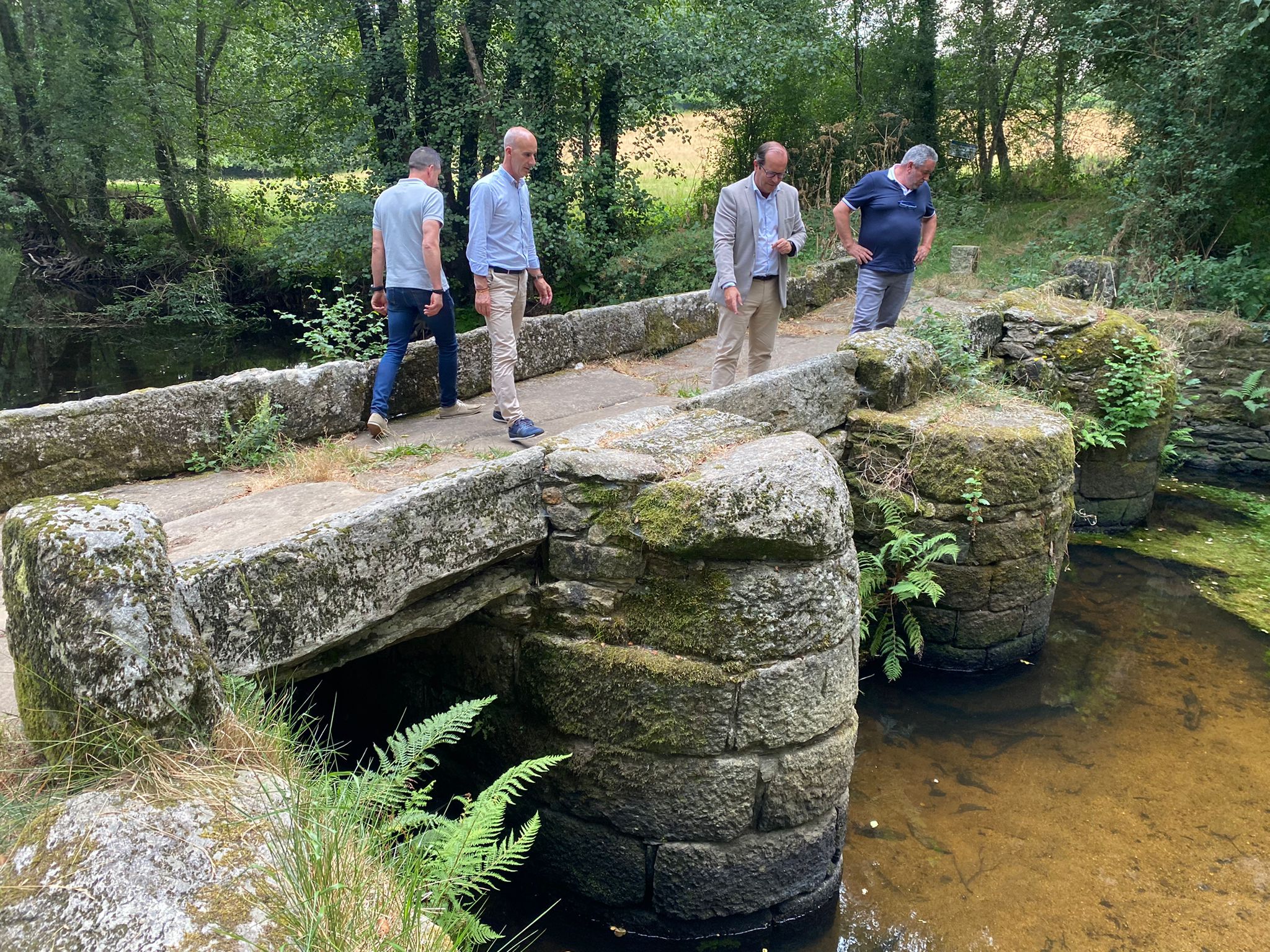 Sogama invertirá 150.000 euros en el ayuntamiento de Curtis para acondicionar la senda fluvial del río Mandeo Sogama invertirá 150.000 euros en el ayuntamiento de Curtis para acondicionar la senda fluvial del río Mandeo