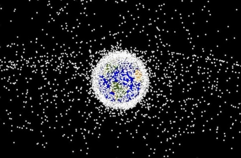 La Agencia Espacial Europea guiará la primera operación de limpieza de basura espacial en órbita La Agencia Espacial Europea guiará la primera operación de limpieza de basura espacial en órbita