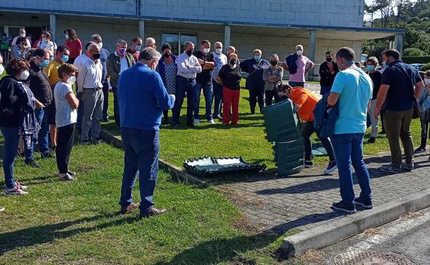 Una treintena de familias de A Capela son instruidas por Sogama en el compostaje doméstico
