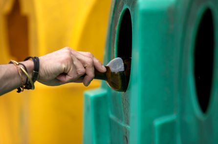 El compromiso con el reciclaje de vidrio se consolida en Galicia con 63 envases por habitante