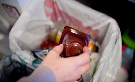 8 de cada 10 españoles afirman contribuir desde casa al reciclaje de los envases del contenedor amarillo 8 de cada 10 españoles afirman contribuir desde casa al reciclaje de los envases del contenedor amarillo