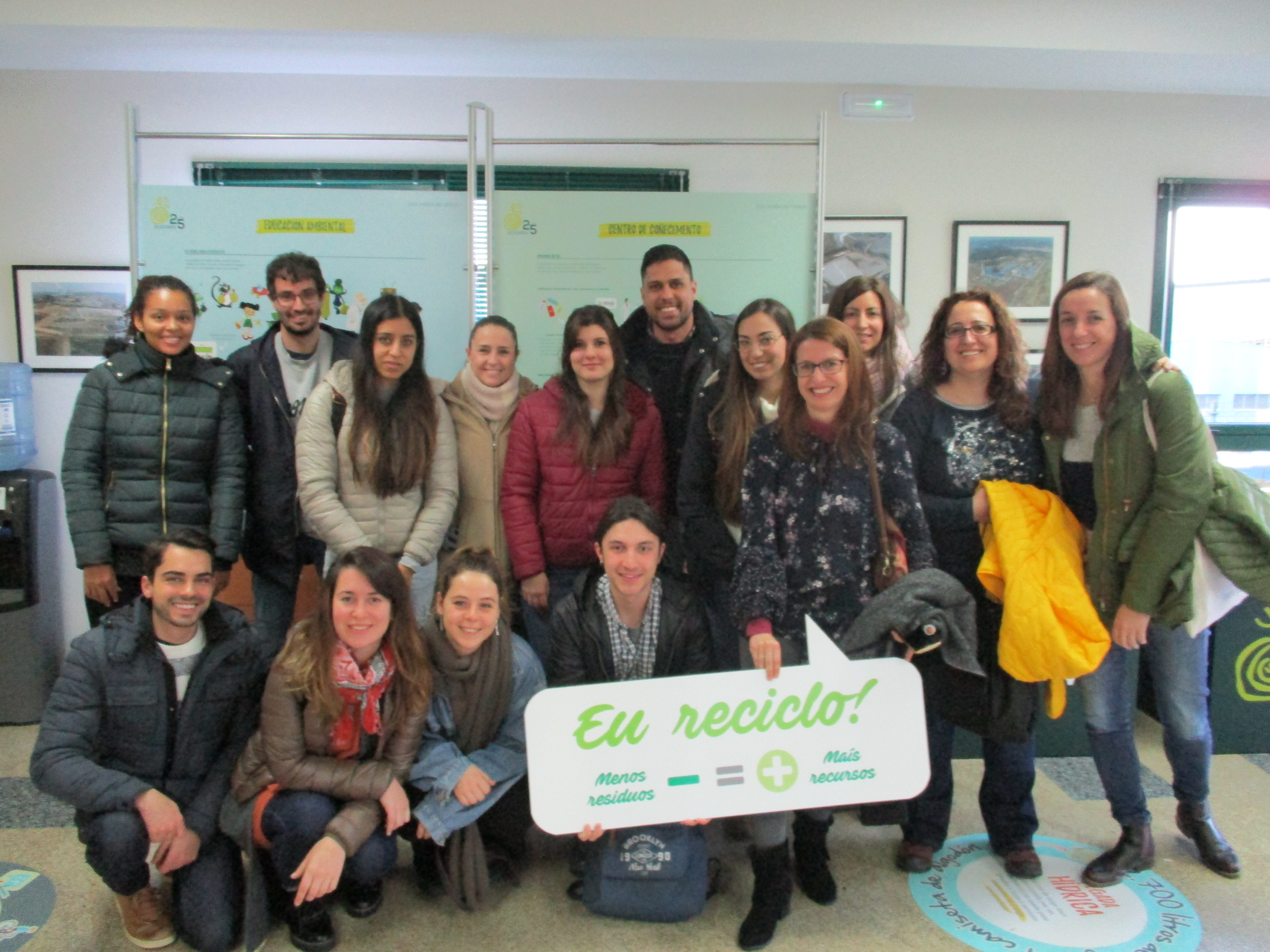 Estudiantes del Máster de Desarrollo Sostenible de UVigo, interesados en la nueva planta de Sogama
