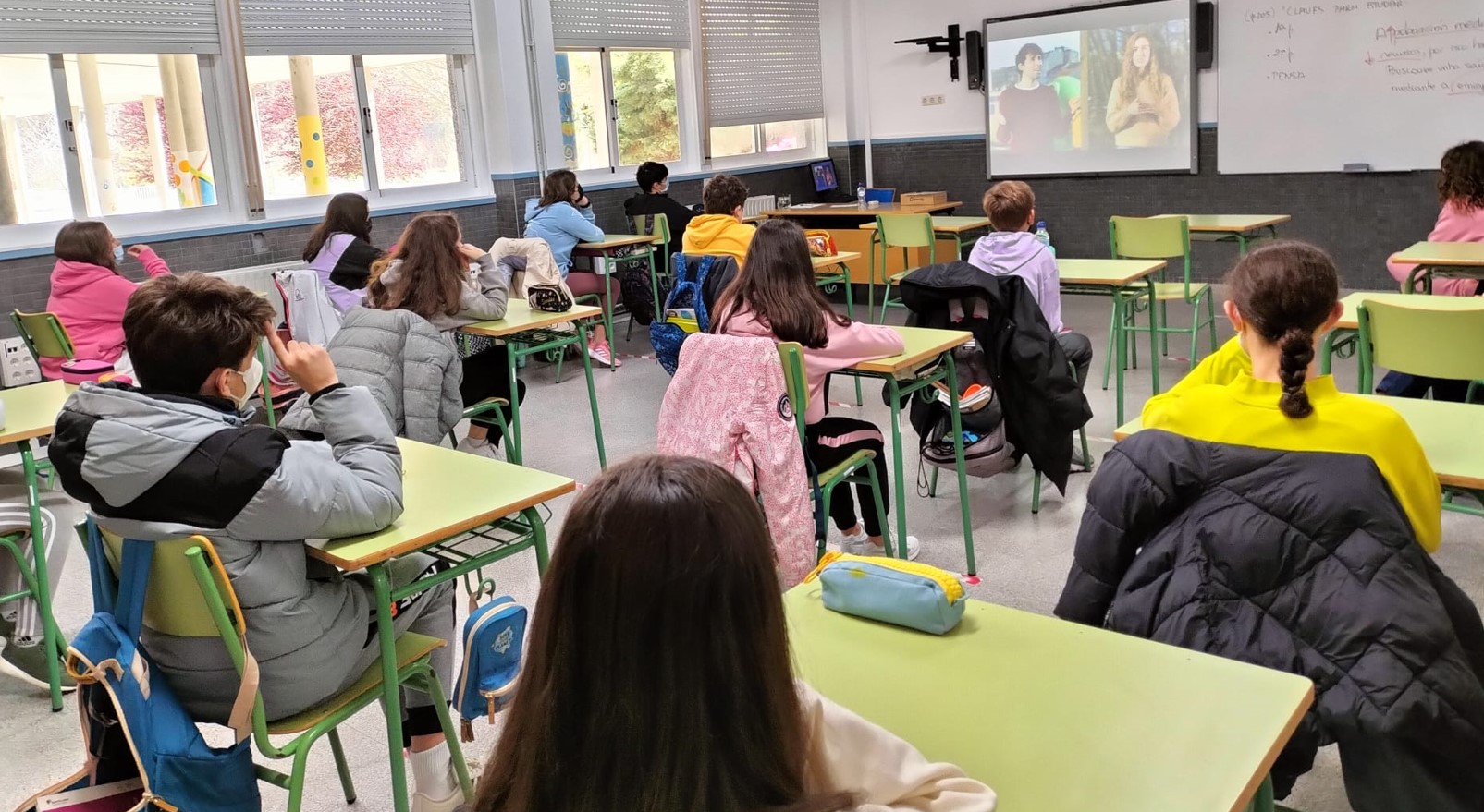 Los escolares de Alfoz, preocupados por la gran cantidad de envases que hay en los supermercados Los escolares de Alfoz, preocupados por la gran cantidad de envases que hay en los supermercados