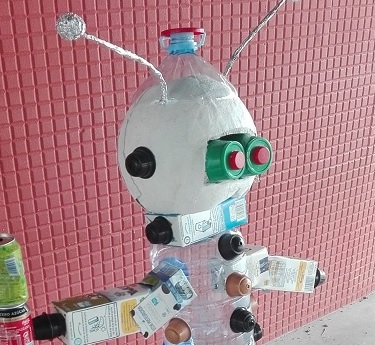 La basura espacial también preocupa en el colegio Martagona de Melide