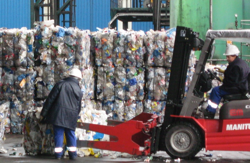 La gestión de residuos es el sector ambiental que más empleo genera en España, con 115.000 puestos La gestión de residuos es el sector ambiental que más empleo genera en España, con 115.000 puestos