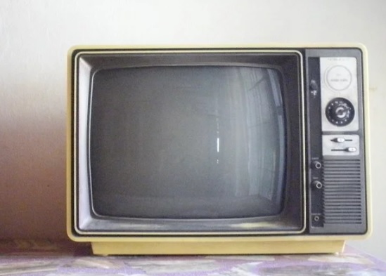 Televisores antiguos se convierten en material para la construcción de carreteras Televisores antiguos se convierten en material para la construcción de carreteras