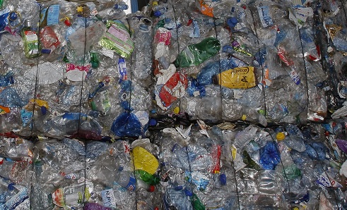Hacia la circularidad del PET: mayor eficiencia en su reciclaje y en la calidad del producto final Hacia la circularidad del PET: mayor eficiencia en su reciclaje y en la calidad del producto final