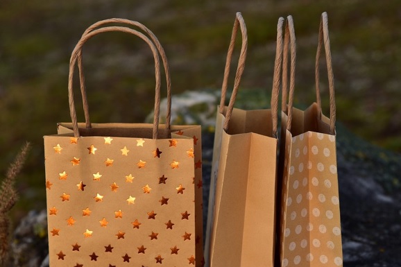 Los consumidores identifican la bolsa de papel como amistosa con el medio ambiente Los consumidores identifican la bolsa de papel como amistosa con el medio ambiente