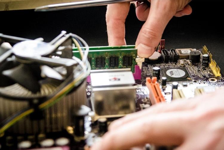 A Comisión Europea adopta unha nova proposta para fomentar a reparación dos produtos