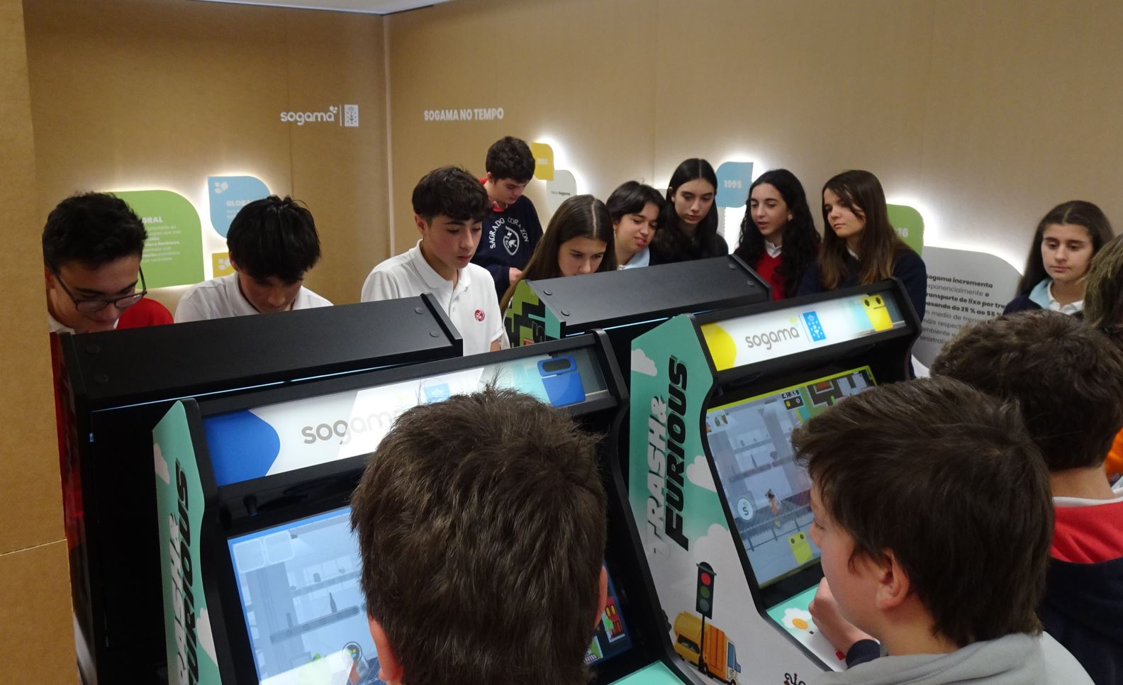 Con xogos Arcade