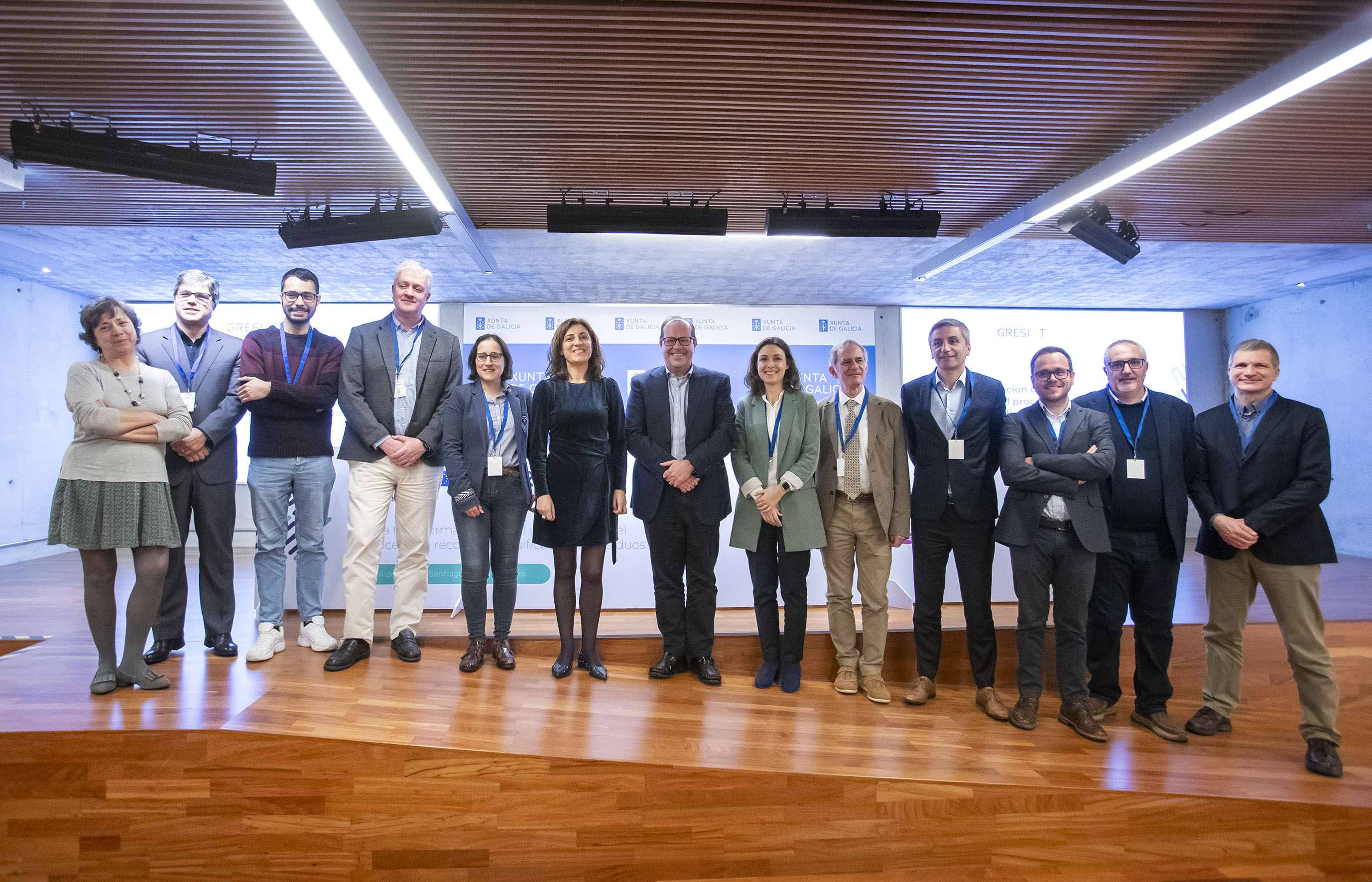 Foto socios do proxecto coa vicepresidenta segunda da Xunta de Galicia