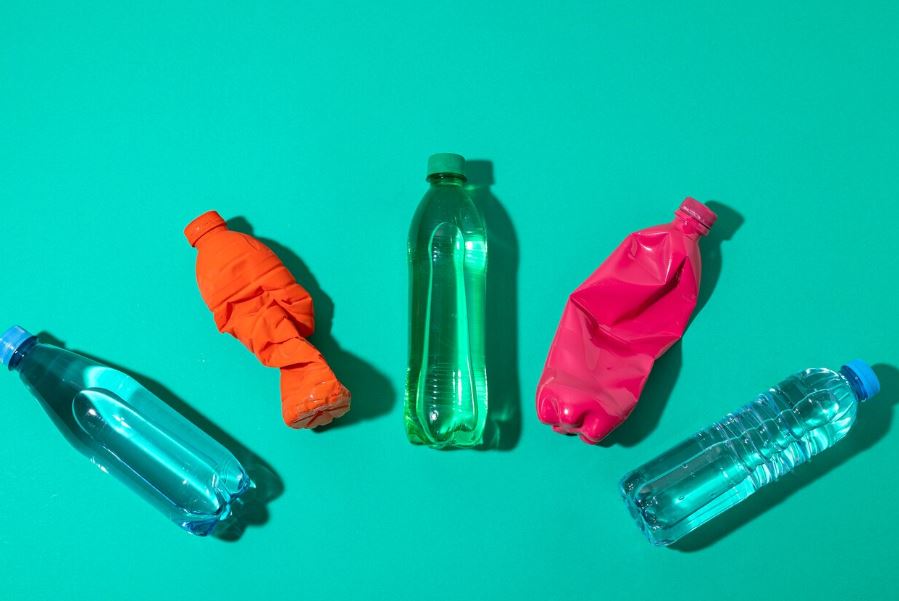 Botellas plásticas_Freepik