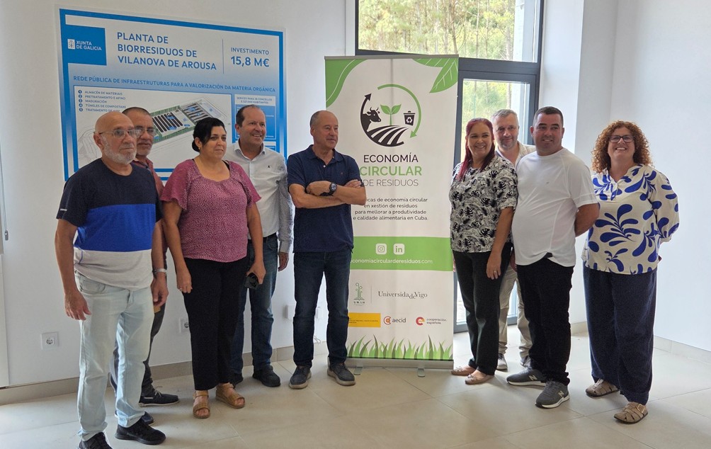 Grupo en oficinas planta de Vilanova de Arousa