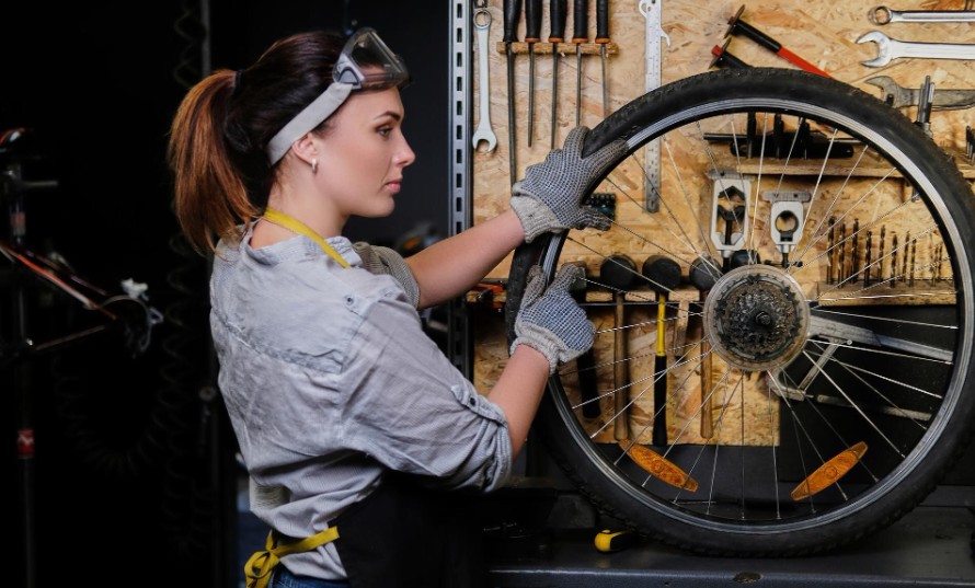 Reparación bicicleta_Magnific