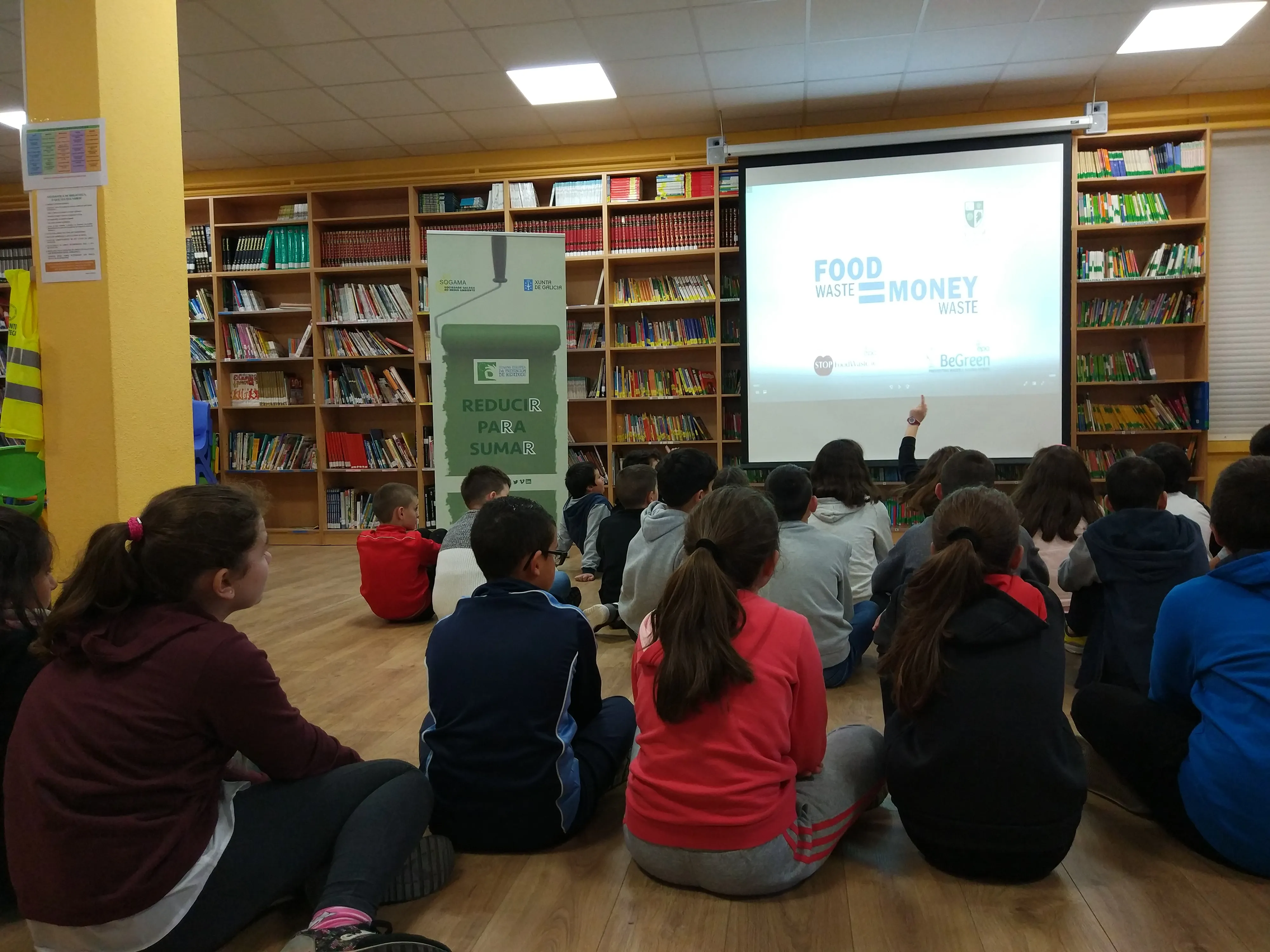Escolares de O Castro British-School de Mos se instruyen en el reciclaje con Sogama