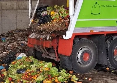 El concello de Carballo comienza a utilizar los servicios de la planta de compostaje industrial de Sogama