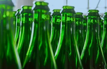 'Close the Glass Loop' pretende incrementar, nun 90%, a reciclaxe de vidro na UE para 2030