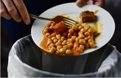 No desperdiciemos alimentos en las celebraciones; tener suficiente comida ya es de por sí un privilegio