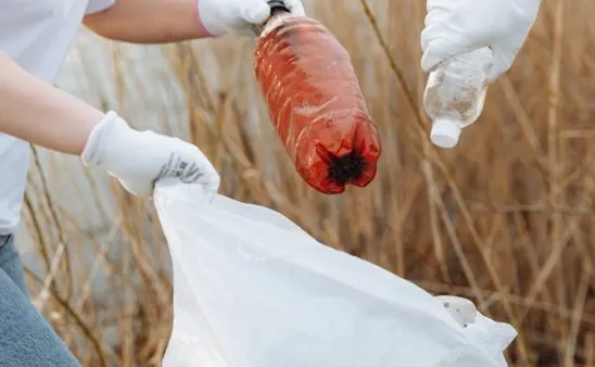 Hacia un acuerdo vinculante para acabar con la contaminación por plásticos