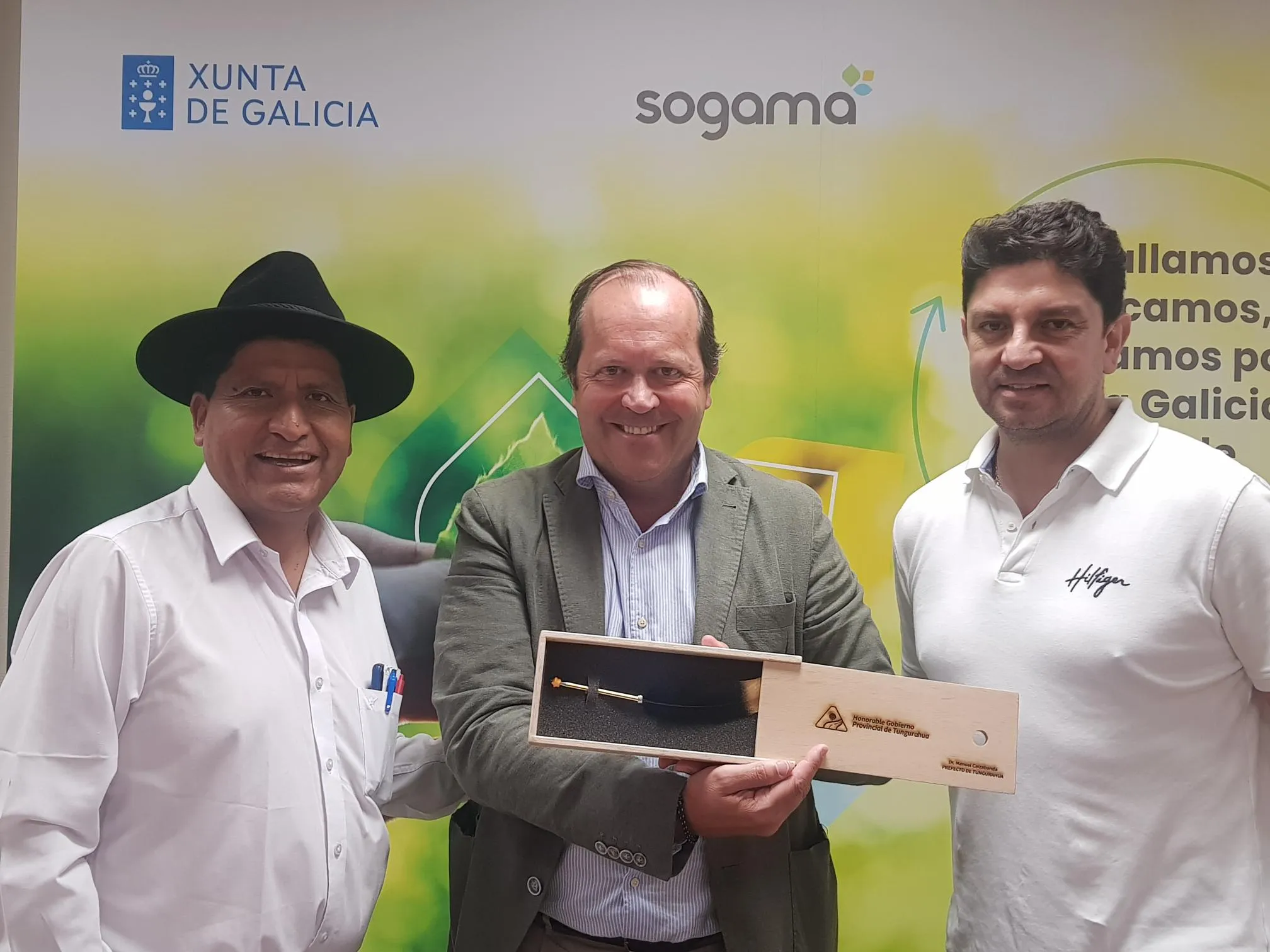 Recepción regalo institucional Ecuadro