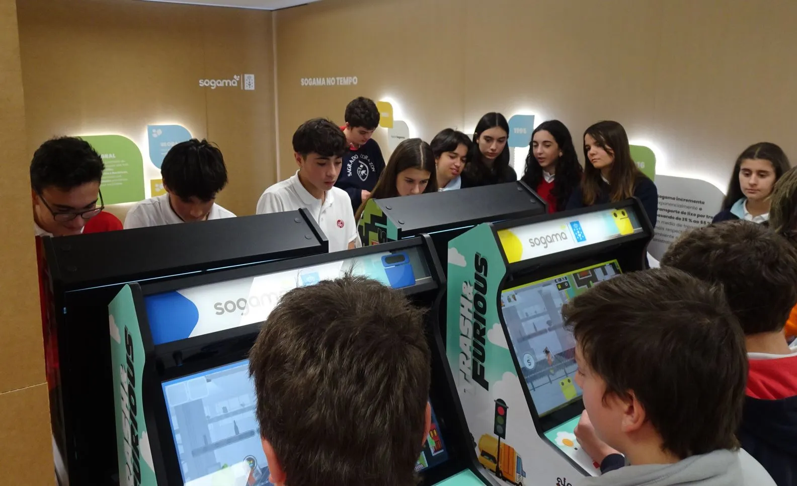 Con xogos Arcade