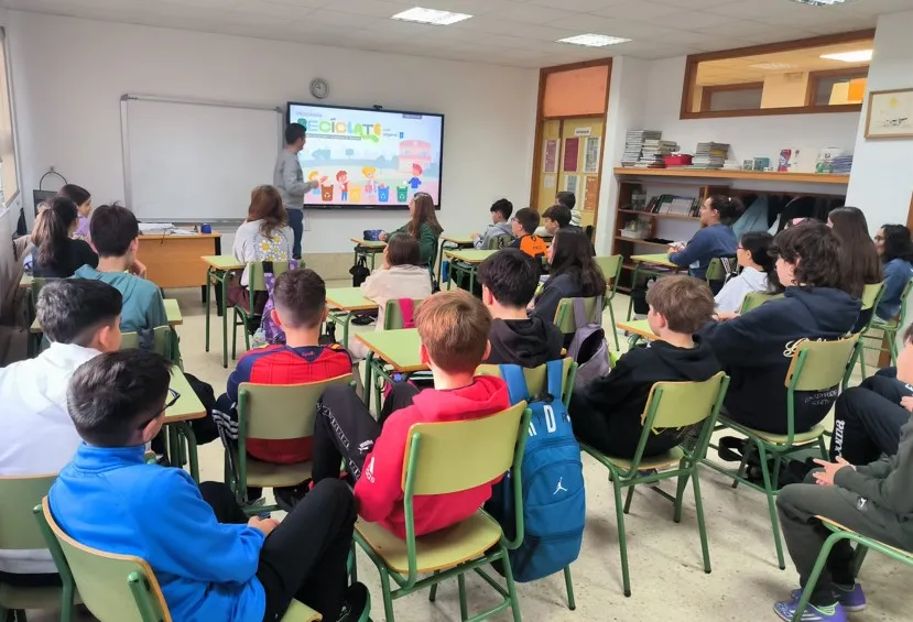 Sesión formativa en centro escolar