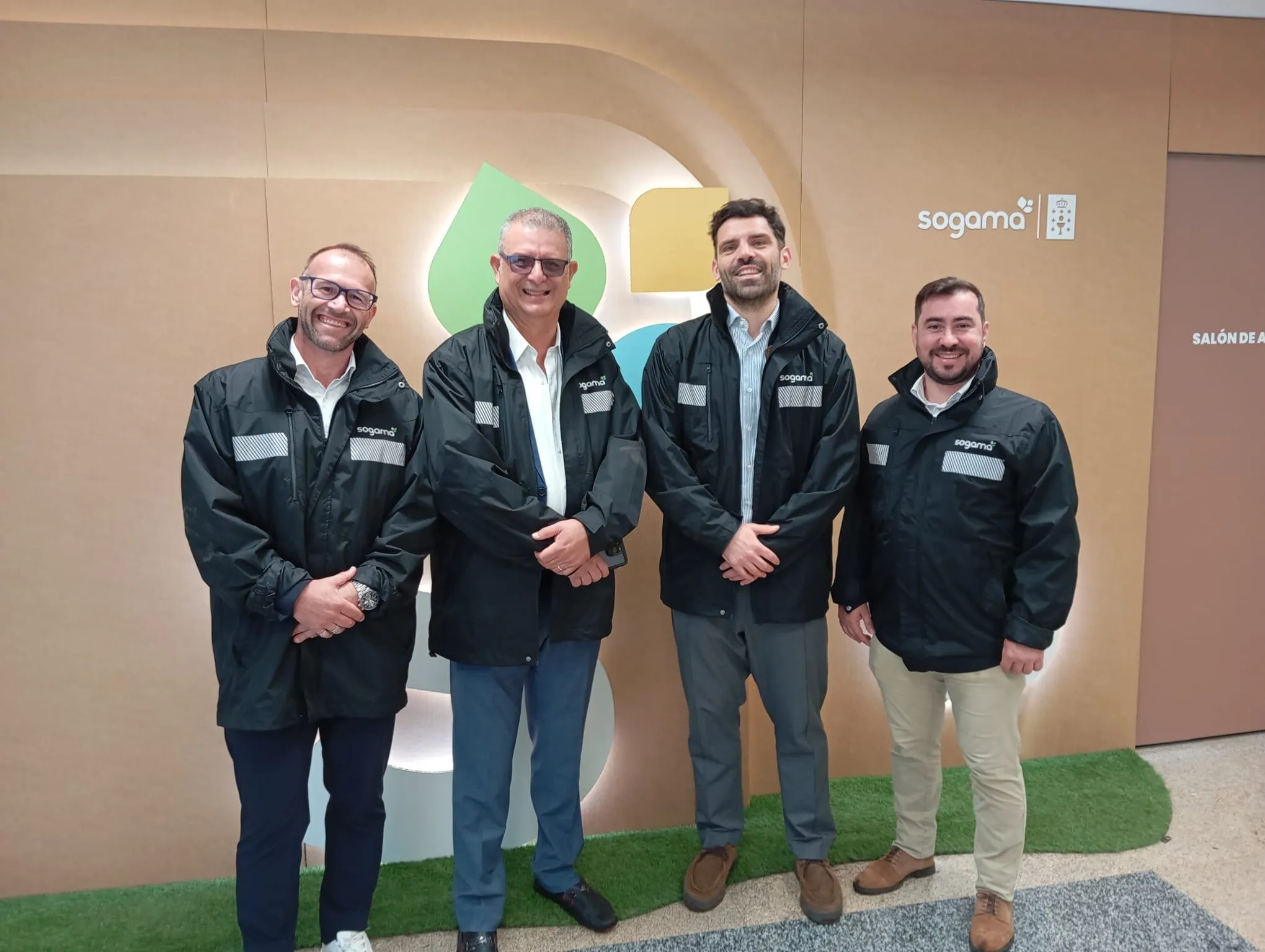 Grupo en oficinas de Sogama