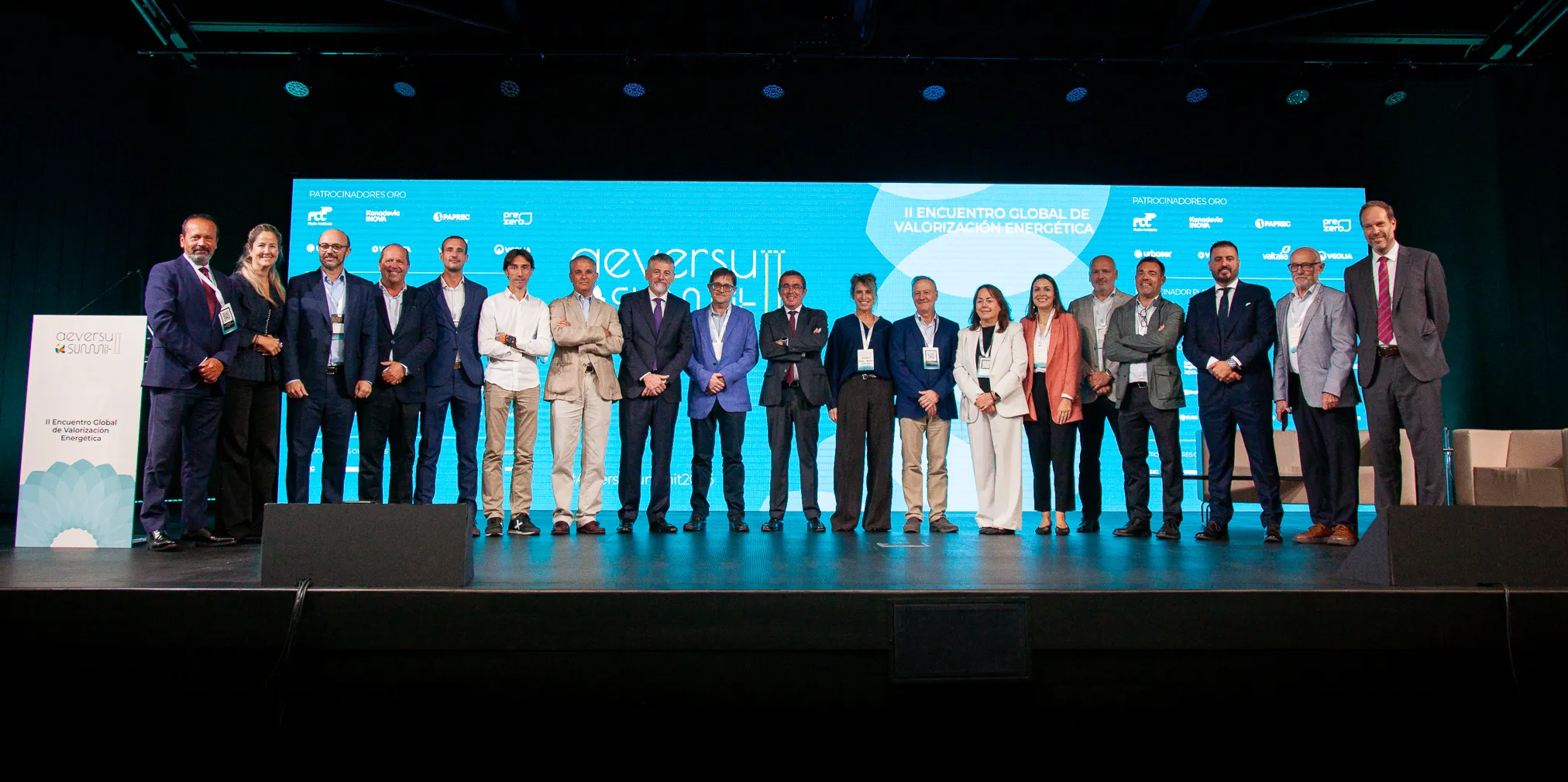 Foto de grupo en el II Aeversu Summit